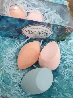Miss Rose Makeup Blender / Makeup Puff Miss Rose Makeup Blender / Makeup Puff